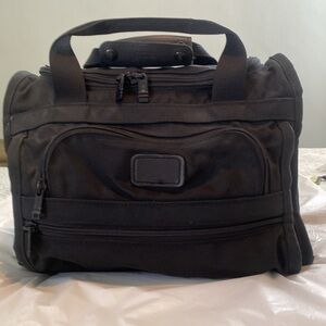 🧳 VINTAGE Tumi duffel bag